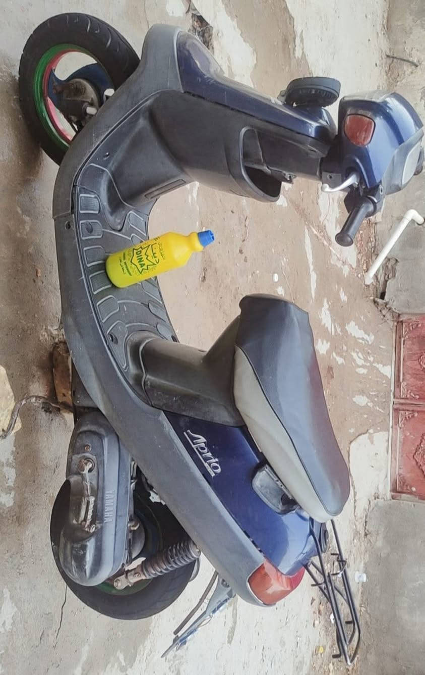 السلام عليكم  دراجه بطه صناعه ياباني دراجه شغاله من الطول لطول  دراجه نضيفه مفتوحه مره وحده بوشه وبستم دراجه كله شغاله اشاير بكلايتات سلف هندر دراجه ما نقصه  شي  نقصه بس جوزه وباتر  بس هيه تشتغل هسه السعر 250وبيه مجال للشراي مكاني ناصريه سوق الشيوخ راسني عل واتساب او ماسنجر هاذه رقمي،***********
