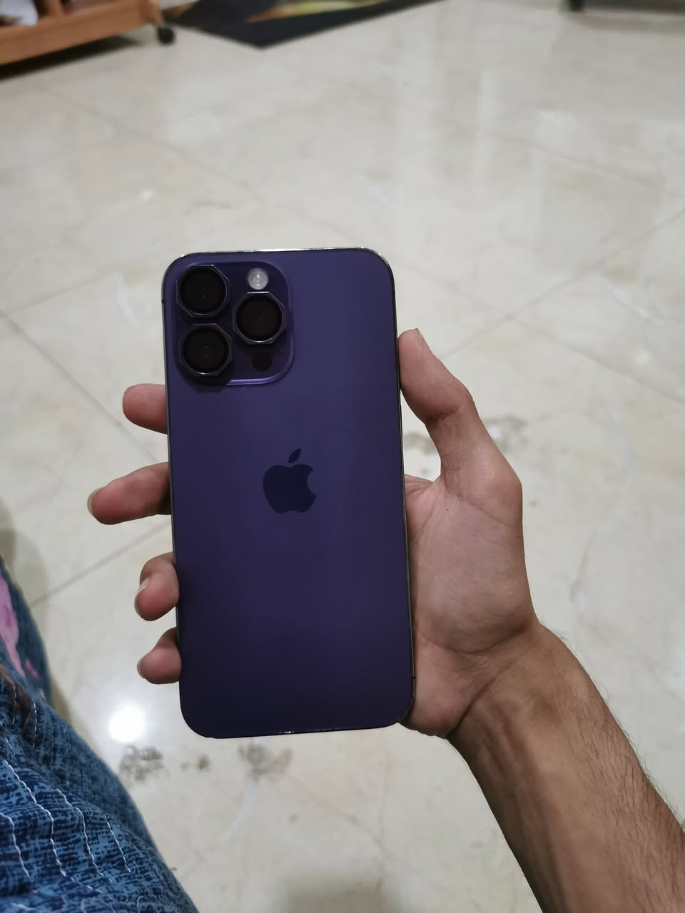 للبيع ايفون ١٤ برو ماكس ذاكرة ٢٥٦ بطارية ٨٠ نسخه CH دبل سيم جهاز مفتوح مبدل فقط شاشة فيس ايدي كامل شغال السعر ٥٢٥ وبي مجال بسيط


**إذا كنت صاحب هذا الإعلان وتريد حذفه لأي سبب، رجاءا أرسل رسالة إلى الدعم الفني**