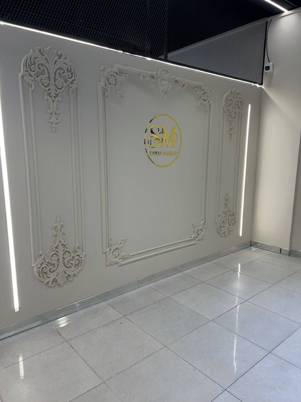 سلام عليكم 
متفرغ كادر كامل لعمل ديكورات وصبغ وجبس  للإستفسار اتصال على الرقام ***********
