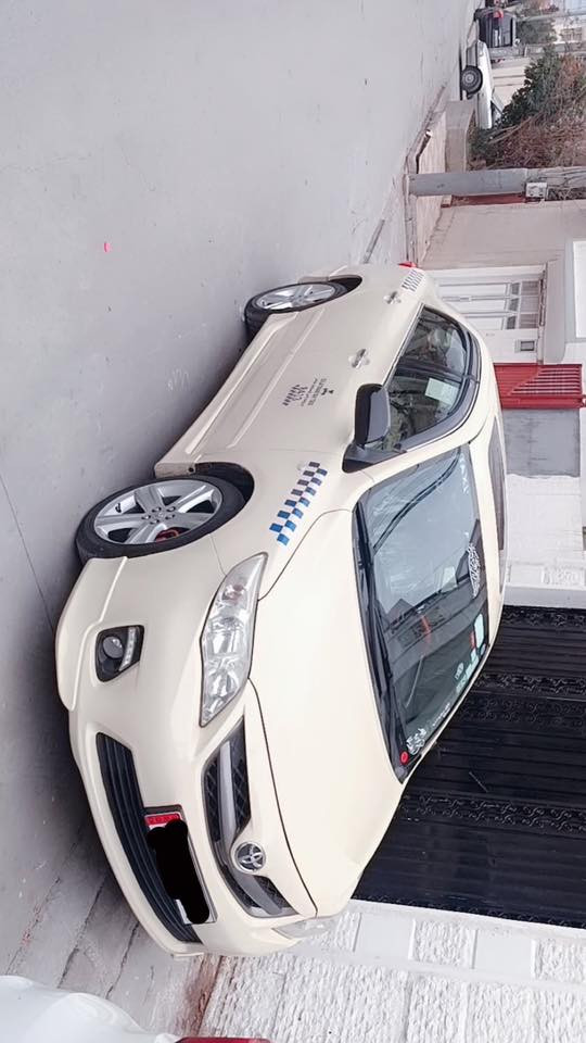 کرۆلا تەکسئ ٢٠١٣ فولە مە کينە گەورە يە کامل سپۆرت و جوانکاريە زۆر پاکە سە يارەکە تا ٢٠٢٨/٨تازە يە زۆر پاکە سە يارەکە سۆنە رەکە يم داناوە مشتە ريت تيل بکە ن نرخئ قوفلئ 
١٧٩گەلا 
***********
