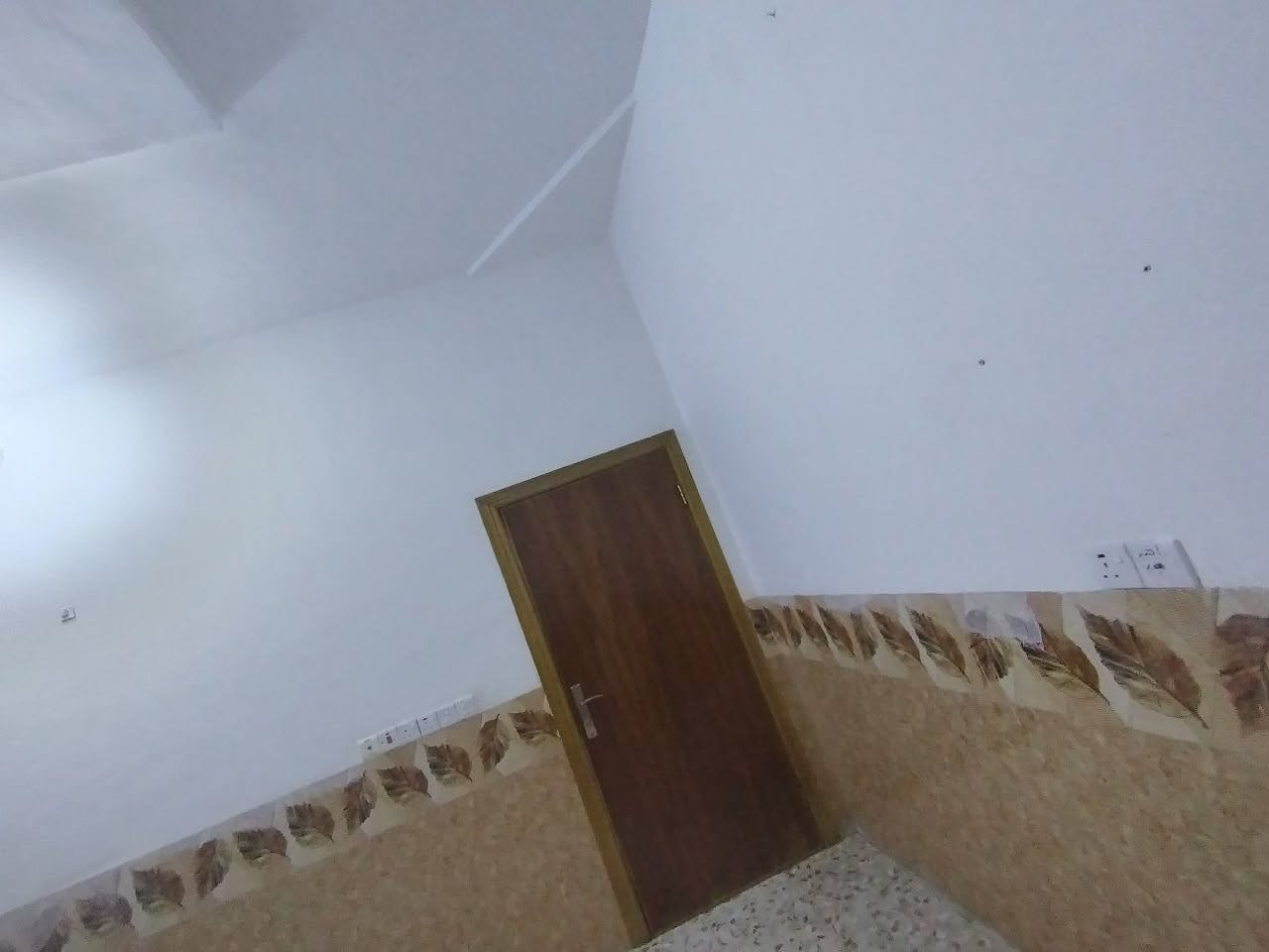 سلام عليكم ورحمة اني من كربلاء خلفه صبغ انسب السعار وشغل ٩٠ بل ١٠٠ نضيف معه هديه لبو بيت حاب يتصل ع رقم ***********
