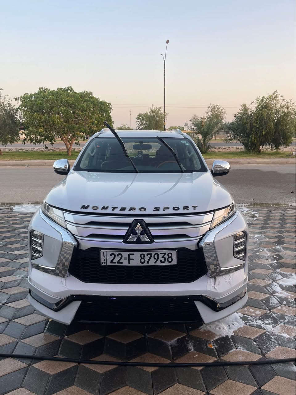 باجيرو سبورت الكت الرياضي  
 موديل 2023
ماشيه ٤٤ الف  
بيها ملاحظه بسيطه بلدعاميه  موضحه بلصوره  
رقم اربيل باسمي   تحويل مباشر  
مكاني الانبار  رمادي  

السعر المطلوب  ٢٦٥ وبيها مجال  
مواصفات  
💥ناقل حركة أوتوماتيكي
💥نوع الوقود هو البنزين
💥محرك سعة 6 سلندر
💥حجم المحرك:3000cc من نوع المايفك ينطي اداء محرك 3500 نفس القوة الحصانية 
💥نظام فرامل ABS
💥تكييف مركزي ثلاثي المناطق
💥جنوط من الألمنيوم قياس 18 بوصة
💥مدخل AUX/Audio
💥تقنية البلوتوث
💥نظام التحكم في نظام الدفع
💥نظام تثبيت السرعة
💥الدخول بدون مفتاح
💥حساسات الركن
💥قفل مركزي
💥مرايا كهربائية
💥نوافذ كهربائية
💥زر تشغيل بصمة
💥شاشة مركزية
💥جناح خلفي
💥شاشة عرض رقمية

رقم هاتف *********** الرمادي, الأنبار
