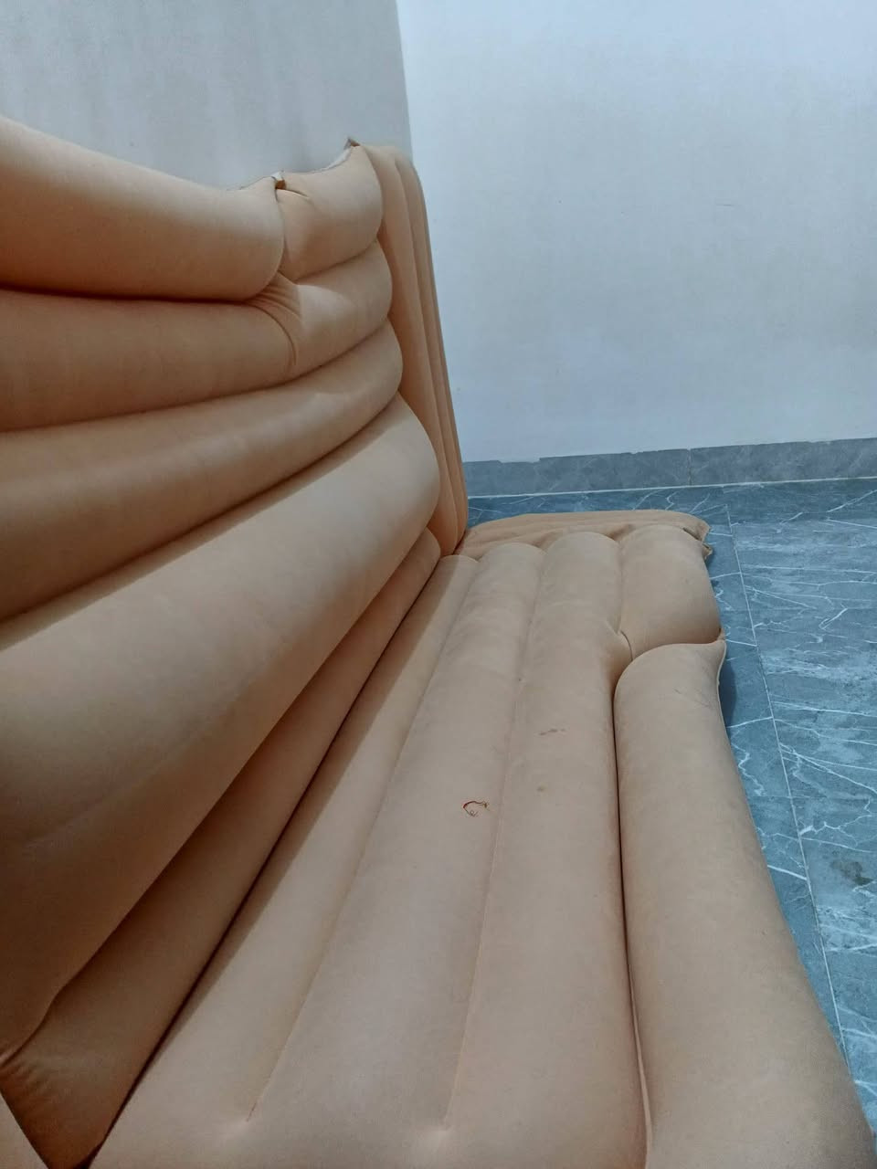 دوشك وكوشات نفخ يصير جربايه يصير قنفه يصير بل سياره نفرين


**إذا كنت صاحب هذا الإعلان وتريد حذفه لأي سبب، رجاءا أرسل رسالة إلى الدعم الفني**