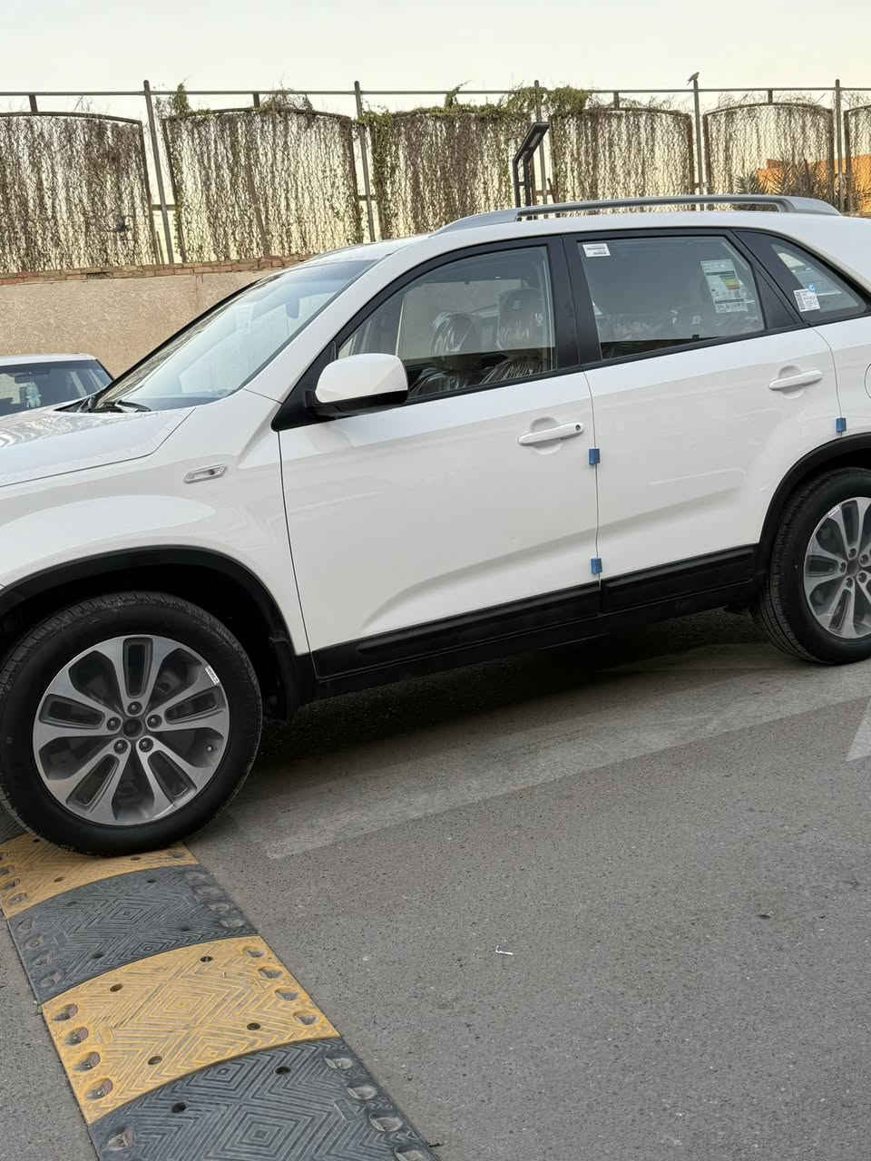 السلام عليكم
كيا سورنتوا 2015 خليجي مكفوله كفاله
عامه في حالة الوكاله مكفوله من الشخط والرصعه والضربه والصبغ حتى الدعاميات كفاله تخم تاير مال الشركه سبير ما نازل العده ما مستخدمه كتلوكات ستيكرات الوكاله سويجات عدد٢ كباته ما مطبوكَه
الموصفات 

ستة سلندر٣٥٠٠ حجم المحرك
ماشيه ٢٣ الف حقيقي الف ميه بالميه

7راكب 3قطع تبريد مري شفط حساس امامي خلفي كشنات جلد لونين 

بردات خلفية رقم بغداد الجديد بأسمي هزه جديده 

السياره خير من الله مضمومه مامستخدمه نهاياً

المكاني بغداد 

السعر ٢٢٥وبيها مجال بسيط 

رقم الهاتف ***********
