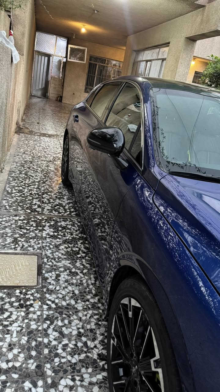 السلام عليكم
KIA K5 GT 
موديل 2025  فول 1/1 اعلى فئة 
محرك 2500 تيربو 
ماشية 7500 كيلو اخت الزيرو 
الحادث تبديل جاملغ امامي بلادي جهة اليمين 
نفس اللون  وصبغ اقل من ربع بالبنيد فقط 
صور الحادث مرفقة مع بقية الصور 
العنوان بغداد جميله شارع خيرالله  
للاستفسار على رقم الهاتف: ***********
