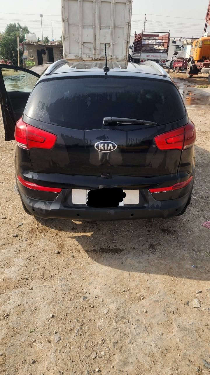 سلام عليكم مرخصت صاحب الكروب المحترم البيع كيه سبورتج 2016بانزين سياره فول مواصفات من عده الفتحه سياره اصوليه  راعيهه مسافر ابيع واقع حال سياره كير مكينه بعدهن واضع شركه بيع او مراوس حسب القناعه سعر خاص رجان المو شراي لايضل يراسل وشلع كلبي بيع نقد  مكان بغداد ***********
