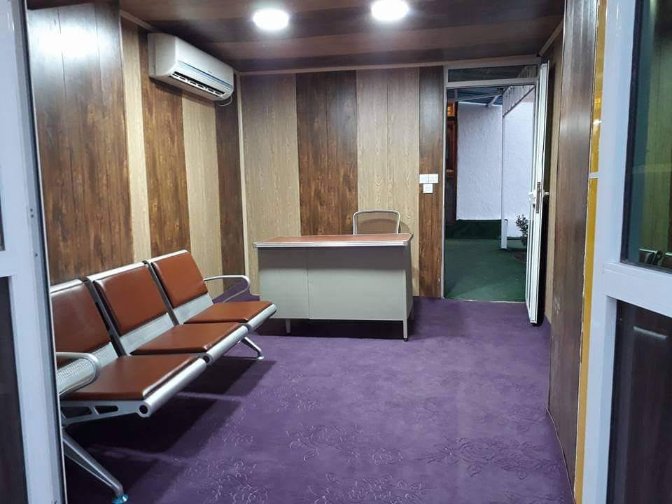 #اللهم صل على محمد وآل محمد 

#دار للبيع حي الضباط  طابقين ونص مقابيل المستشفى 🏥 العام 

#المساحة 745  متر  ركن شارعين 20 طابقين بناء نضيف 

10 اغرف  وصالتين كبار ومطبخ وبارد وحار وبراني كبيره وحمامات داخلية وخارجية عدد 8  وتهويات كونكريت مسلح عالي عن الشارع بناء نضيف 

ملاحضه البيت فرصه الإستثماريه يرهم مستشفى 🏥 اهلي او مدرسة اهلية او مجمع طبي 

العقار بأسم شخص واحد ليست ورثة 
 
السعر خاص حسب رغبة صاحب العقار تفاوض على السعر مباشر مع صاحب العقار 
_________________
لشراء ومعرفة السعر يراجع مكتب المختار للعقارات الكائن في حي الحكم شارع زمزم قرب حسينية السيدة زينب عليها السلام مجاور عمارة ابو بسيم 
او الاتصال على 
*********** بي واتساب 
*********** بي واتساب
