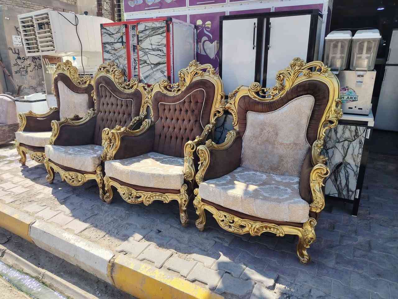 تخم تركي ملكي 4كراسي  2 قنفات اكبار مع طبلات 3
10 نفر سعر جوه السوك ونضافه فول والسعر 500 وبيه مجال بسيط


**إذا كنت صاحب هذا الإعلان وتريد حذفه لأي سبب، رجاءا أرسل رسالة إلى الدعم الفني**