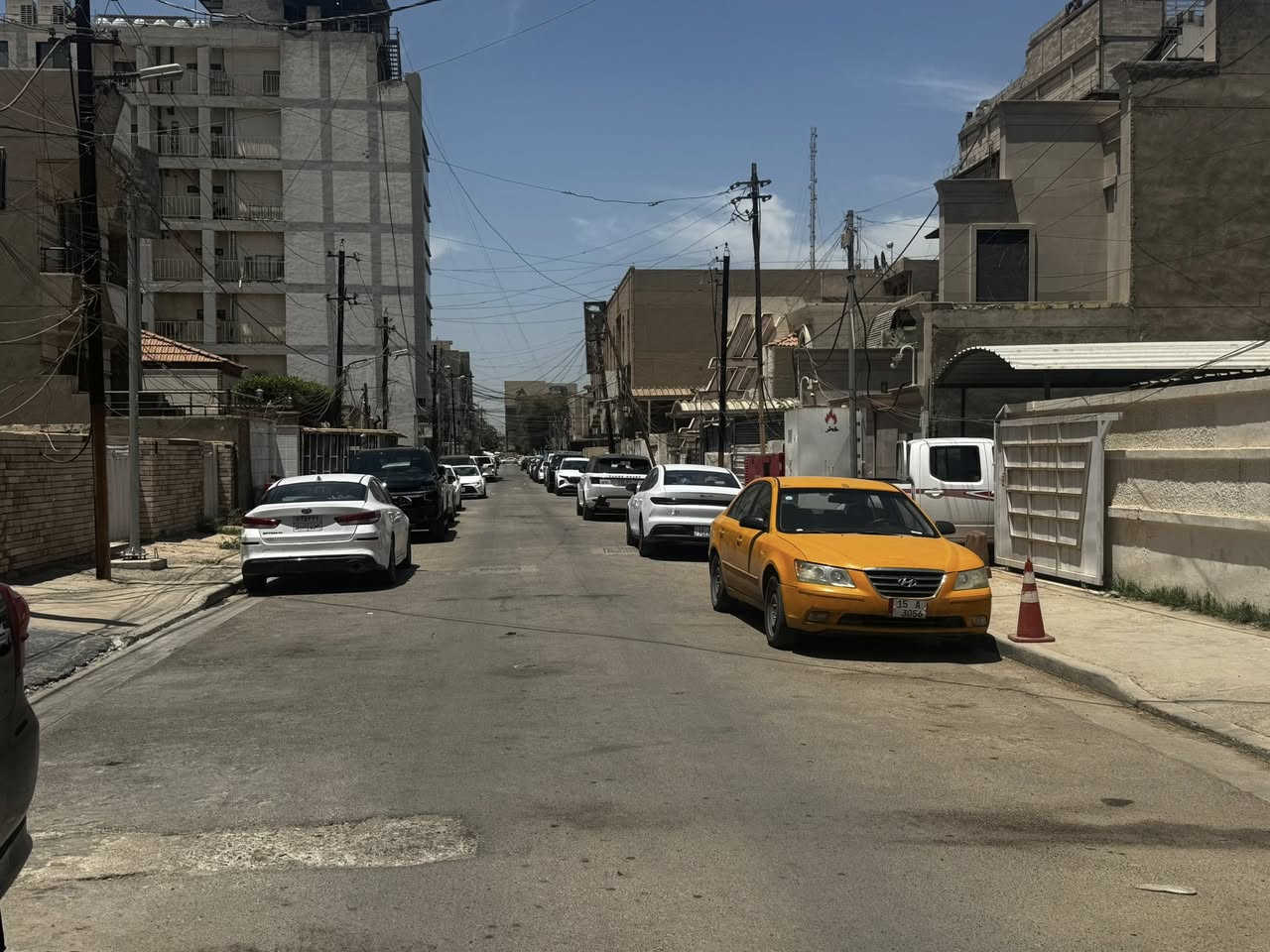 دار للبيع عرصات الهندية جهة السدة 

المساحة 300 متر 

الواجهة 10 متر 

للتواصل على الرقم *********** مهندس اسامة

