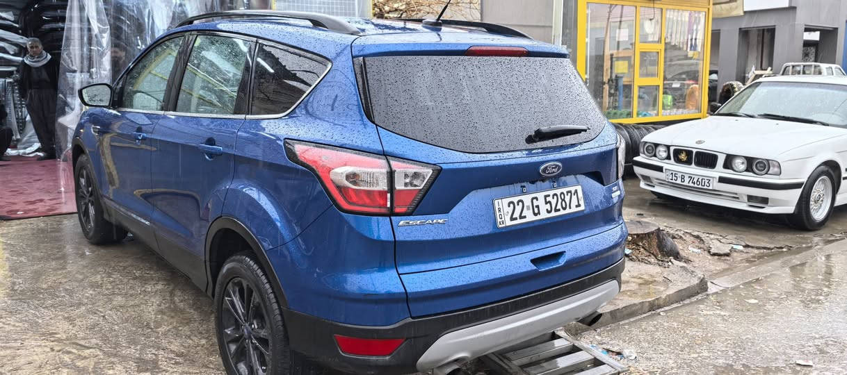 ***********
شوێن هەولێر
فۆرد اسکاپ لۆک لۆکە فوول فوولە بانۆرامایە
سێ پارچەی سبوخە بێ ژۆرێ بێ ئێرباگ
مەکینە15 توربۆ
سنوی نوێ تا2030
بەناوخۆمە تحویل و وەکالەی بەشەرت
هەموو گیانی بەشەرتە چوار تایەی لۆکی لەبنە
هەموو ئێرباگی بەشەرت أربيل, العراق
