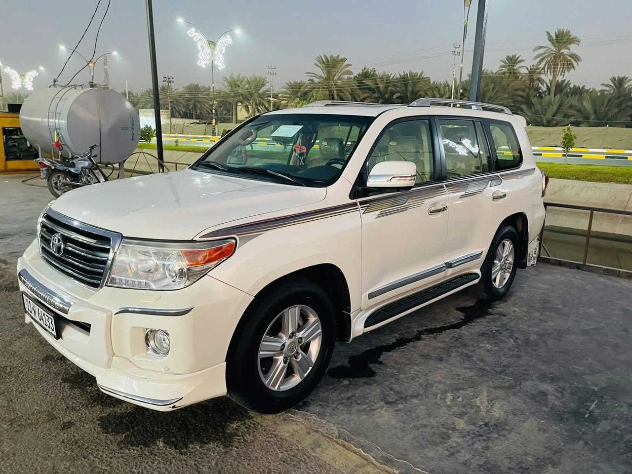 السلام عليكم السياره للبيع السونار مرفوق مع الصور السعر 375 وبيها مجال  السياره بريم  فول موصفات اي استفسار الاتصال على الرقم ***********
