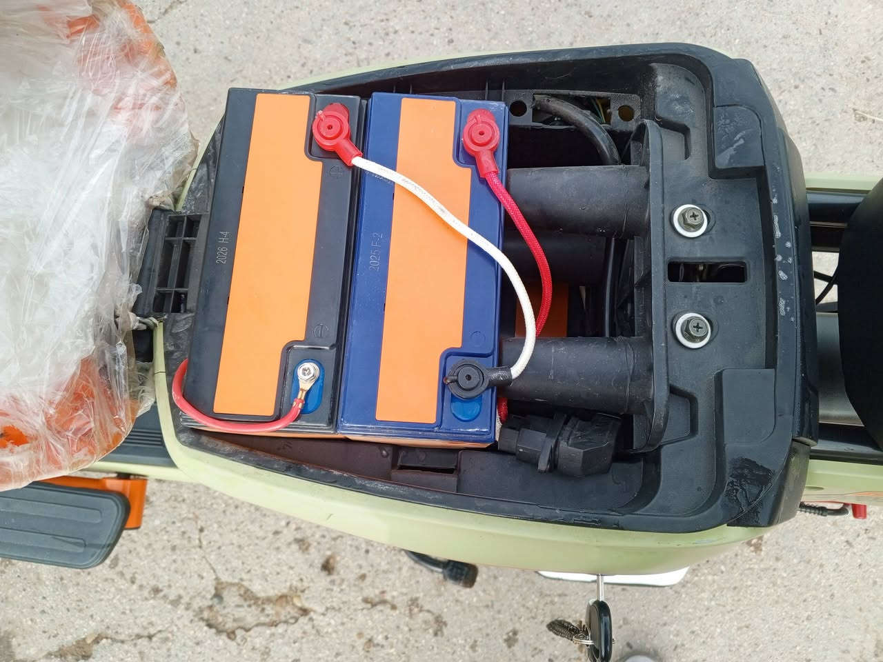 دراجه R9 للبيع 
نوعيه جبلي بطاريات 5حجم كبير +ملف الفين 
دراجه جديده موديل 26
بصمات عدد2 سويج2 كارت2

دراجه نضيفه ومداخله تصليح ابد مدا الشحنه الوحده عن تجربه فوق ال30كيلو
شحن يدوم هواي
الجانيها يعرفها  السعر 500 قفل مستخدمه شهرين 

رقم ***********
