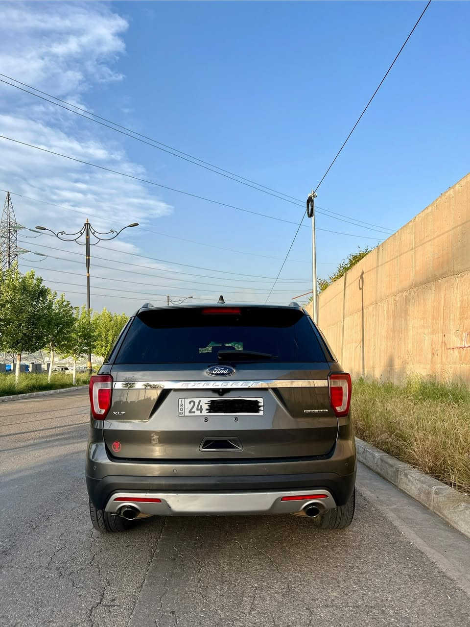 اكسبلور ٢٠١٦
بصمه 
تشغيل عن بعد 
كشنات جلد 
فول بدون سلايد و بدون دبل 
كشن جلد كهرب 
الضرر جاملغين بدون دواخل بدون ارباك 
السيارة علا وضع الشركة كلشي بشرط 
رقم دهوك 
*********** واتساب
