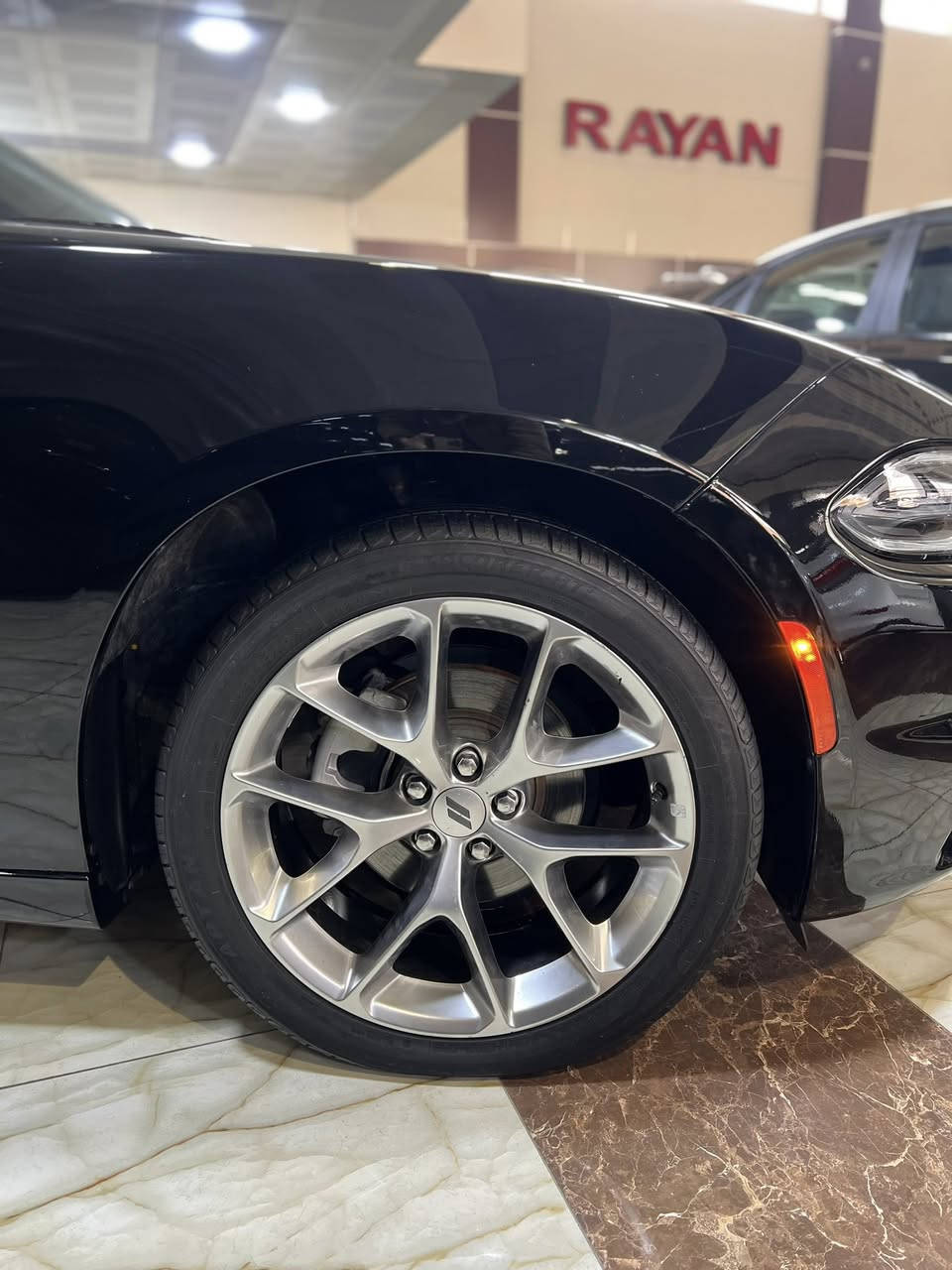 الوحش للبيع  
دوج جارجر .  SXT
الموديل : 2023 . (امريكا ) . 
المحرك : SXT.    V6 
العداد : 63mi                                  
كاتي دهوك
 بدون صبغ 
العنوان دهوك معرض ريان 
Rayan cars
***********
***********
