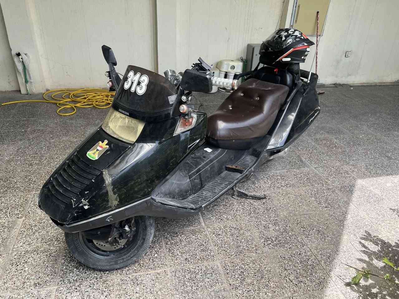 مراوس مكينه 250 cc دراجه مرتبه كهربائياتها كلها كامله مفتوحه المكينه فقط زنجيل الك فحص من النجف للبصره الدراجه نظام راديتر ***********
