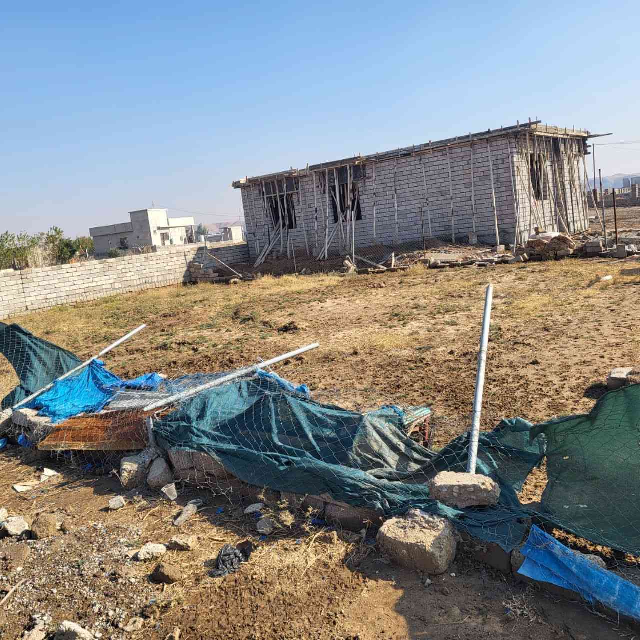 قطع أراضي للبيع وين تريد موجود اتصل ودلل شكد تريد عندي وسعار مناسبه جدا ***********
