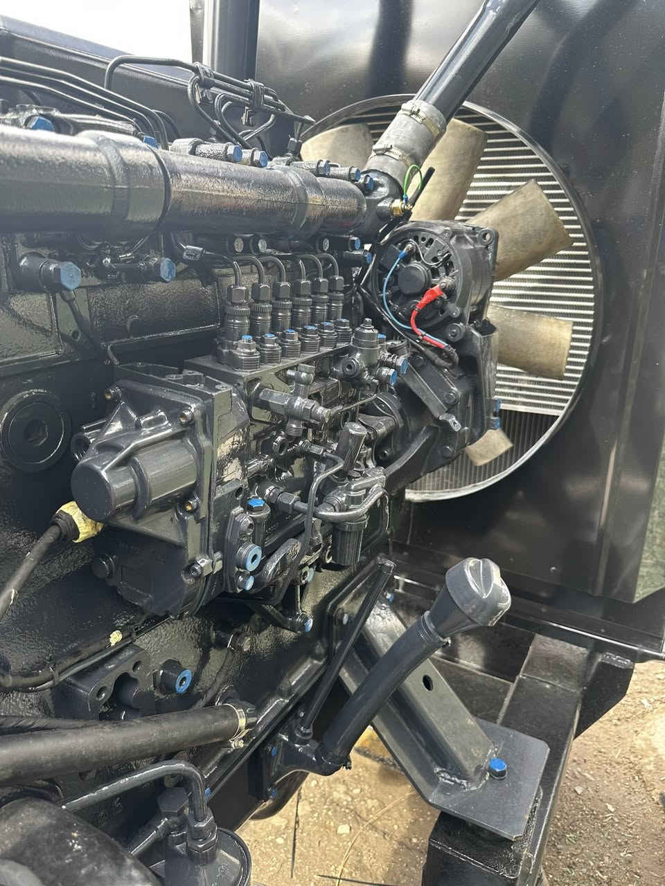 السلام عليكم 113 بم 88كهربائي  استندر امجفت جديد كت كامل راديتر كلار بواري كلة جديدتوليد 300 كيفي  برودكشن لواير 9 متر 
 الاستفسار *********** 
سعر 75 ورقة $ 
عنوان القاهرة
