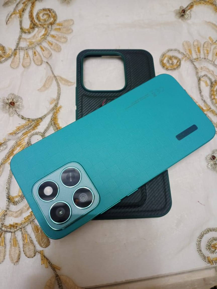 سلام عليكم HONOR X8c
ذاكرة 256 داخلية 16 
غني ع التعريف كاميرا 108 ميكة 
جهاز نضافة 100 وضع الشركة 
لا مفتوح ولا مصلح 
بصمة مدمجة بالشاشة 
الجهاز مراوس فقط مراوس مراوس 
بدون بيع فقط مراوس عنواني 
بغداد بلديات العندة جهاز مراوس يدخلي خاص 
حتى اذا فرق بسيط مو مشكلة 
نظام انرويد 15 اخر تحديث


**إذا كنت صاحب هذا الإعلان وتريد حذفه لأي سبب، رجاءا أرسل رسالة إلى الدعم الفني**