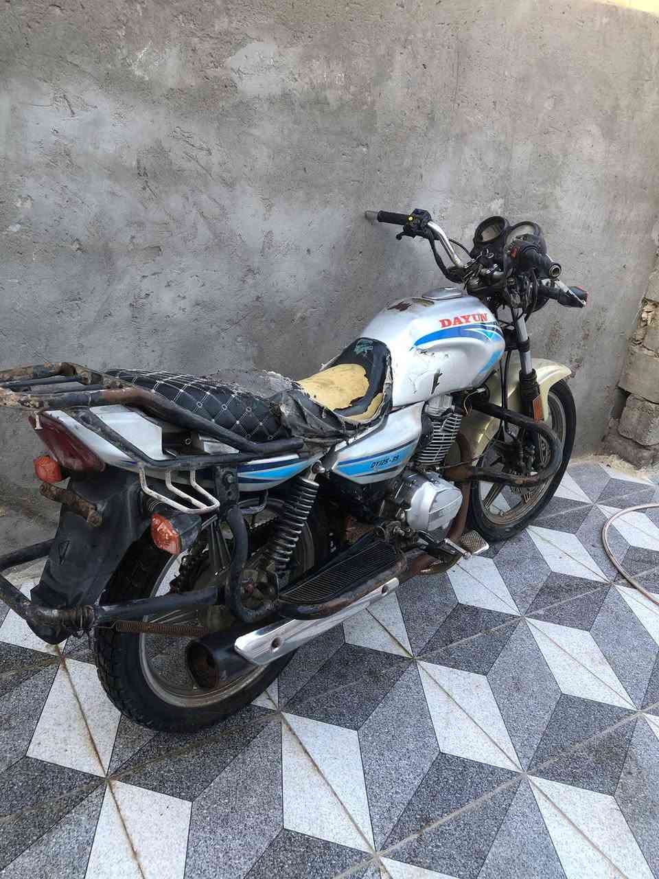 سلام عليكم دراجة دايوان موديل 2018 اوراق صوليه شغاله من كلشي كهربائيات كامله سلف هندر سعر 400 عنوان حله بكرلي رقم ‏‪0781 798 6880‬‏
