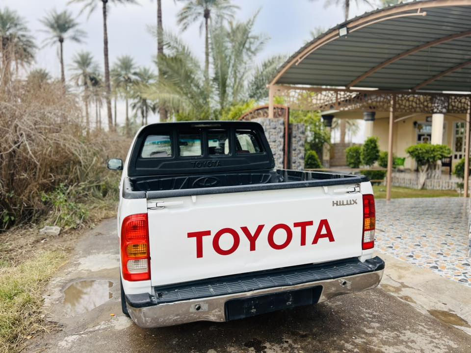 السلام عليكم عذاري موديل ٢٠٠٩ 
رقم بغداد تحويل ايمت ما تريد 
كير محرك صدر تايرات تبريد 
كير اتوماتيك بيها فقط تكحيل بارد 
سعرها ١٧٥ وبيها مجال ***********
