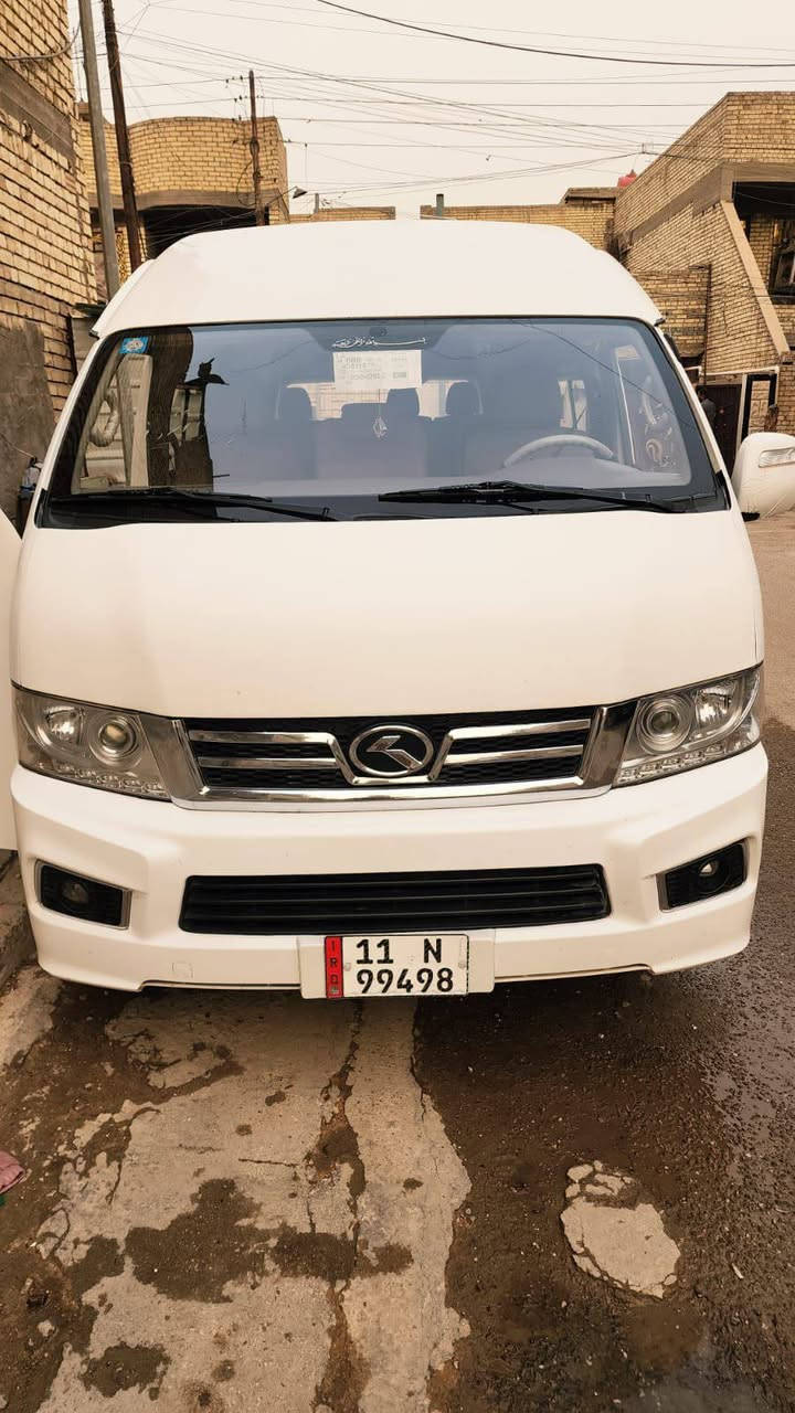كنك لونك موديل 25 سيارة كلش نضيفة وبحالة الوكالة 
السيارة جاهزة للاخير  

بيها منضومة غاز 

باب سلايت كهرباء 

درع هايسة أصلي 

السيارة ب١٨٣ وبيها مجال 

مكان السيارة بغداد تقاطع درويش 

***********
