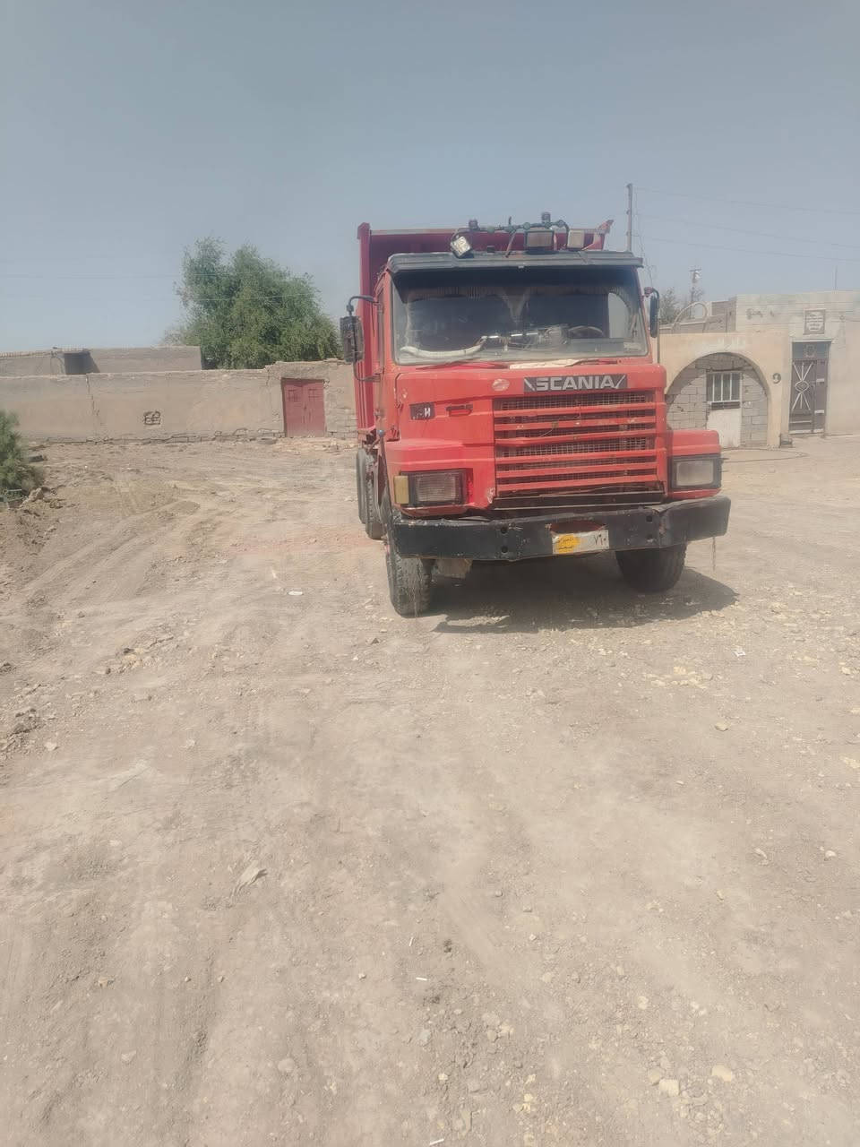 سلام عليكم للبيع سكانيه موديل ٨٥ مكينه وكير وشاصي ومجموعه مداور شرط حداديه ونج كله جديد تايرات نص عمر خابرني عل هاذه رقم  *********** وتساب
