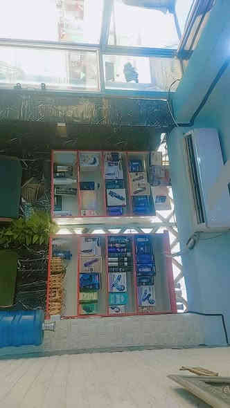 ألسلام عليكم   شباب محل حلاقه للبيع شغال لمحل  واكو.  حلاق مجر كرسي بي  لموقع حي نسيان شارع الكيات  وجاره مناسب لستفسار متواجد فيس ***********
