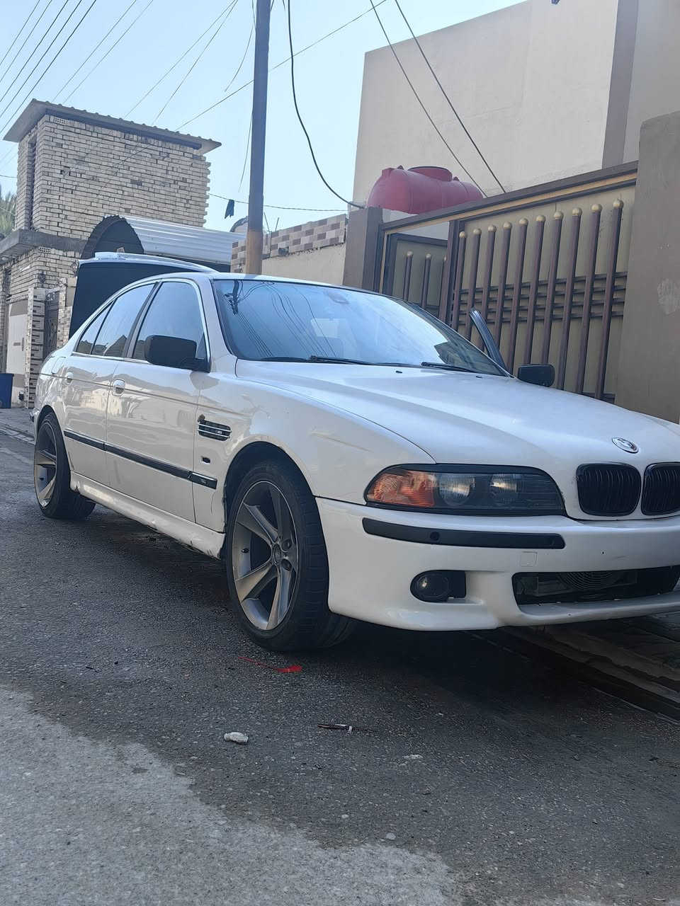 صقر 544
بيها نقوصات بسيطه
رقم أربيل بآسمي
غرفه مخمل رصاصي 
المكان النجف الاشرف
السعر 80
***********
