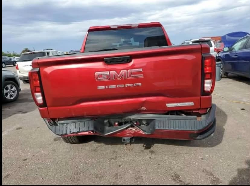 🛑 للبيع: جيمسي سييرا (GMC SIERRA K1500) موديل 2024
 الفئة: Elevation (الفيشن)
 المحرك: 4 سلندر 2700 تيربو (اقتصادي وقوي)
 نظام الدفع: رباعي AWD 4*4
 المسافة المقطوعة: 19 ألف مايل فقط
 الوضعية القانونية: السيارة بدون رقم، تترقم كل المحافظات (حسب رغبة المشتري).
🌟 المواصفات والميزات:
 كير تعليق.
 كشنات كهرباء.
 رادارات كاملة (رادار أمامي + رادار خلفي).
 نظام تحديد مسار.
 تحكمات ستيرن كاملة + مثبت سرعة.
 لايتات زنون بلادية.
 صندوق خلفي كهربائي.
 البدي: باب طويل، بدي قصير (المرغوب ).
💥 تفاصيل الحادث والضرر (بكل أمانة):
 (موضح بالصور).
 الإيرباكات: السيارة بدون إيرباك، إيرباكاتها سليمة 100%
🎥 السيارة جديدة وريحة الشركة بيها، وجاهزة
📍 مكان التواجد والسعر: (ديالى بعقوبة السعر 325$ )
📞 للتواصل والاستفسار: ( ***********)
