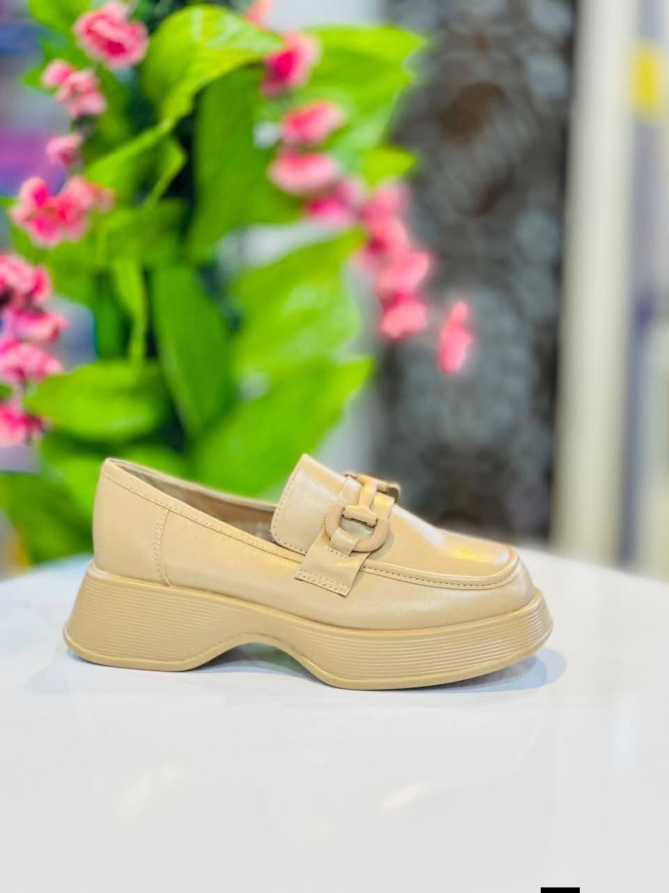 معرض الرواق يقدم لكم كل ما هو مميز 🔥👇🏻

#حذاء_كوري_كوالتي_عالي_

#السعر__15___آلاف

حذاء كوري جلد كوالتي عالي ♥️

حذاء كوري نسائي كوالتي عالي مميز وأنيق
القياسات ٣٦- ٣٧-٣٨-٣٩-٤٠-٤١ 

للحجز_وللاستفسار_مراسلة_البيج_او_واتساب
*********** 📞
*********** 📞

#توجد_خدمة_توصيل

#العنوان_كوت_شارع_الهوره_مجمع_الروان
#ليس_لدينا_فرع_اخر

كوت عناية_بالبشرة اكسبلور الرواق دهل اوران, واسط
