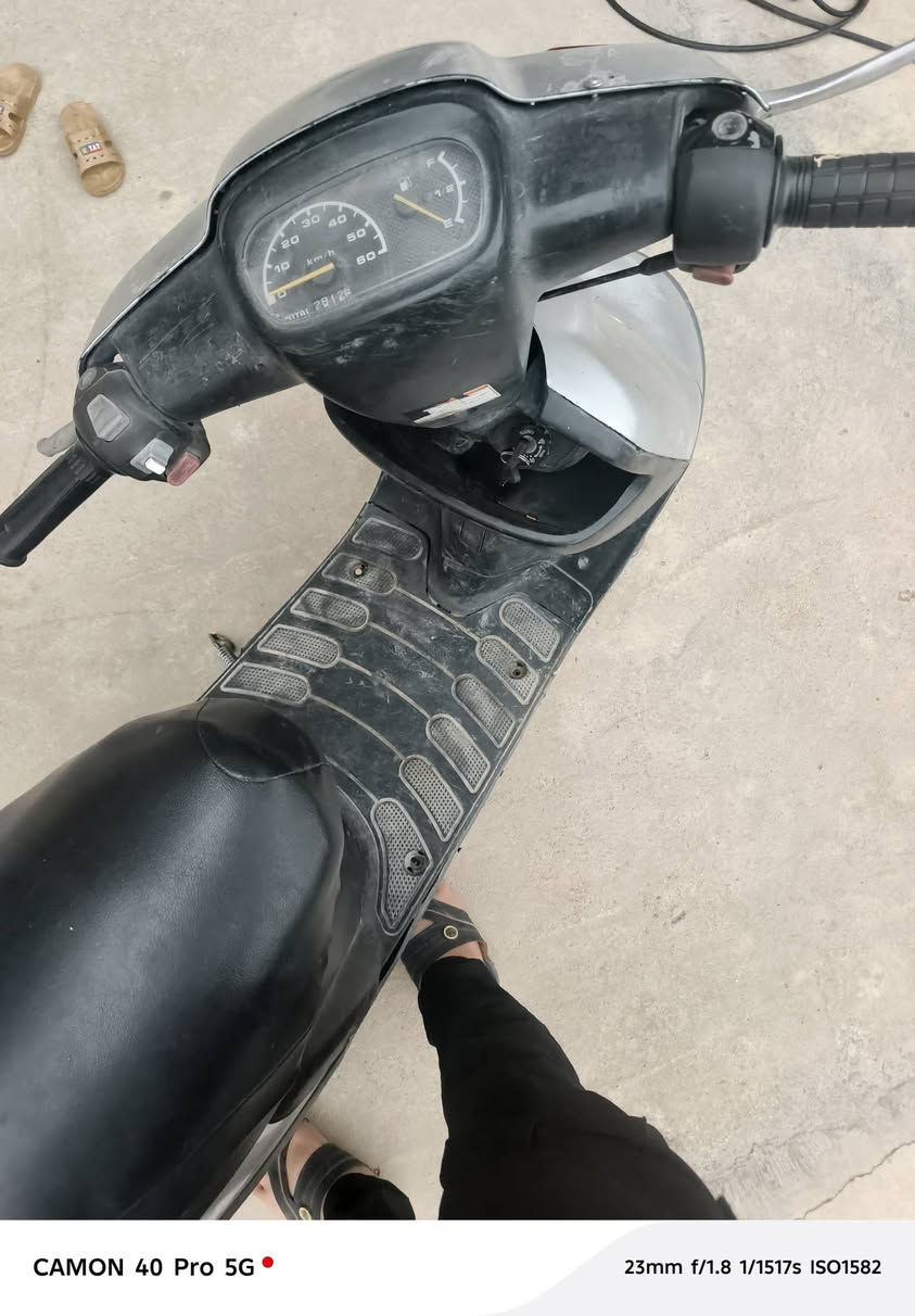 السلام عليكم دراجه بطه السعر ١٦٠  نظيفه مال حاويه على ايدي كهربائيات شغاله مكاني كربلاء الحسينيه قرب قناه كربلاء رقم تليفوني ***********
