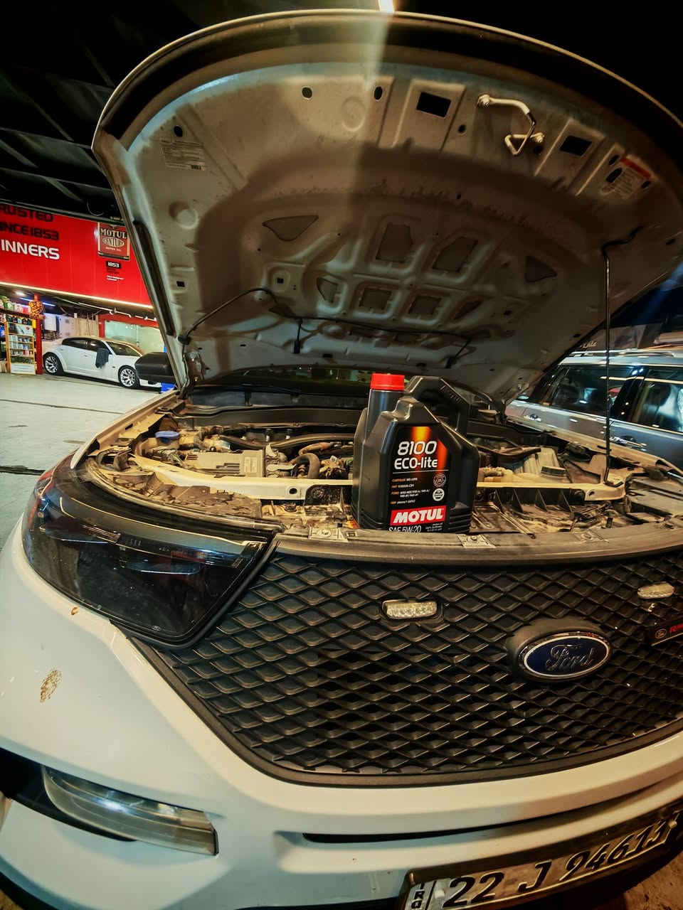 فورد اكسبلورر بوليسي موديل 2022
رقم انكليزي شمالي- اربيل
 عداد المسافه : 47 الف اmill حجم المحرك: V6 سلندر 3300  تنفس طبيعي فور ویل AWD
 الضرر : قبق جنطه دواخل مكفوله
وبيها صبغ باب الراكب اثر طخه دراجه
 ايرباكات سليمه المواصفات الاعتياديه معروفه 

🔥✅عليها اضافات حلوه 
📌1-جناح خلفي رياضي 
📌2-بوابات كزوز كاربون فايبر
📌3-هوائيات
📌4-ويل SRT + كفرات فجوج رياضي
📌5-اناره داخليه متغيره الالوان 
📌6-كشنات لونين كرسي السائق والراكب كهرباء
📌7-كامره خلفيه تحكمات ستيرن
📌8-تخم تاير جديد 
📌9-عليها بولش جديد 3مراحل
السياره جداً نظيفه بانزين محسن+ زيت المحرك من شركه MOTUL العالميه 
🌐مكان السياره الديوانية
للاستفسار اتصال او واتساب✅
 ***********
