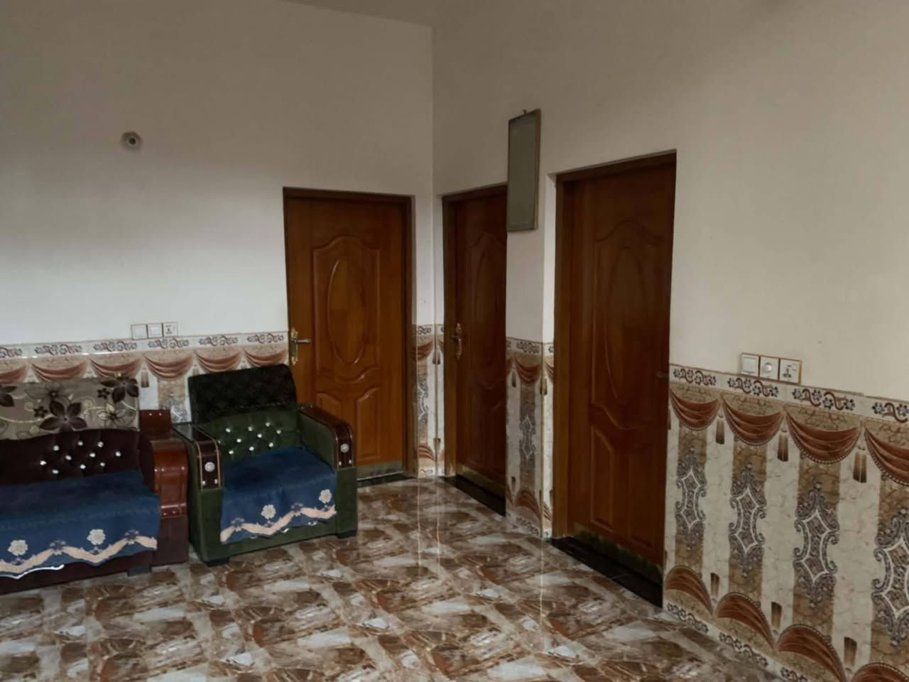 دونم للبيع مع البيت سند 25 بنا حديث يحتوي علئ 4 غرف نوم صاله مطبخ مجموعه صحيات مكانه حله صياحيه قرب كوين بارك يبعد عن الشارع 500 متر سعره خاص


**إذا كنت صاحب هذا الإعلان وتريد حذفه لأي سبب، رجاءا أرسل رسالة إلى الدعم الفني**