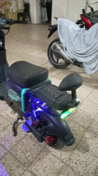 دراجة كهربائية • نظيفه • موصل جانب اليمن