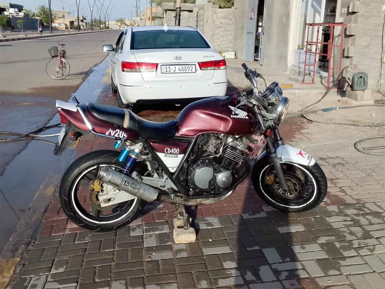 السلام عليكم 
للبيع هوندا CB4 الجيل الأول مكينه نظيفه بيها خلل بل كابريتر تجي تفحص السعر 800وبيها مجال للاستفسار خاص او علئ رقم***********

