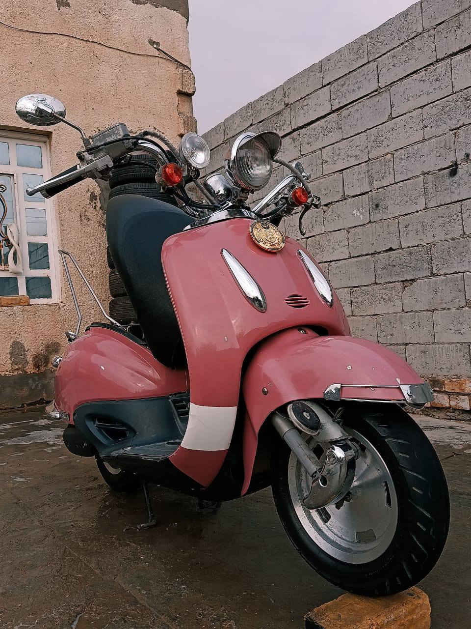 السلام عليكم دراجه للبيع جوكر انتيكه دراجه خبط بلاديه 60اصل وفصل موديل 1975دراجه جديده هورنات سيدان زنون عالي ناصي كهربائيات مامفتوحات  بلاديه العنوان ديوانيه السعر 900الف وبي مجال بسيط الرقم*********** بس وتساب مكلف بنشر
