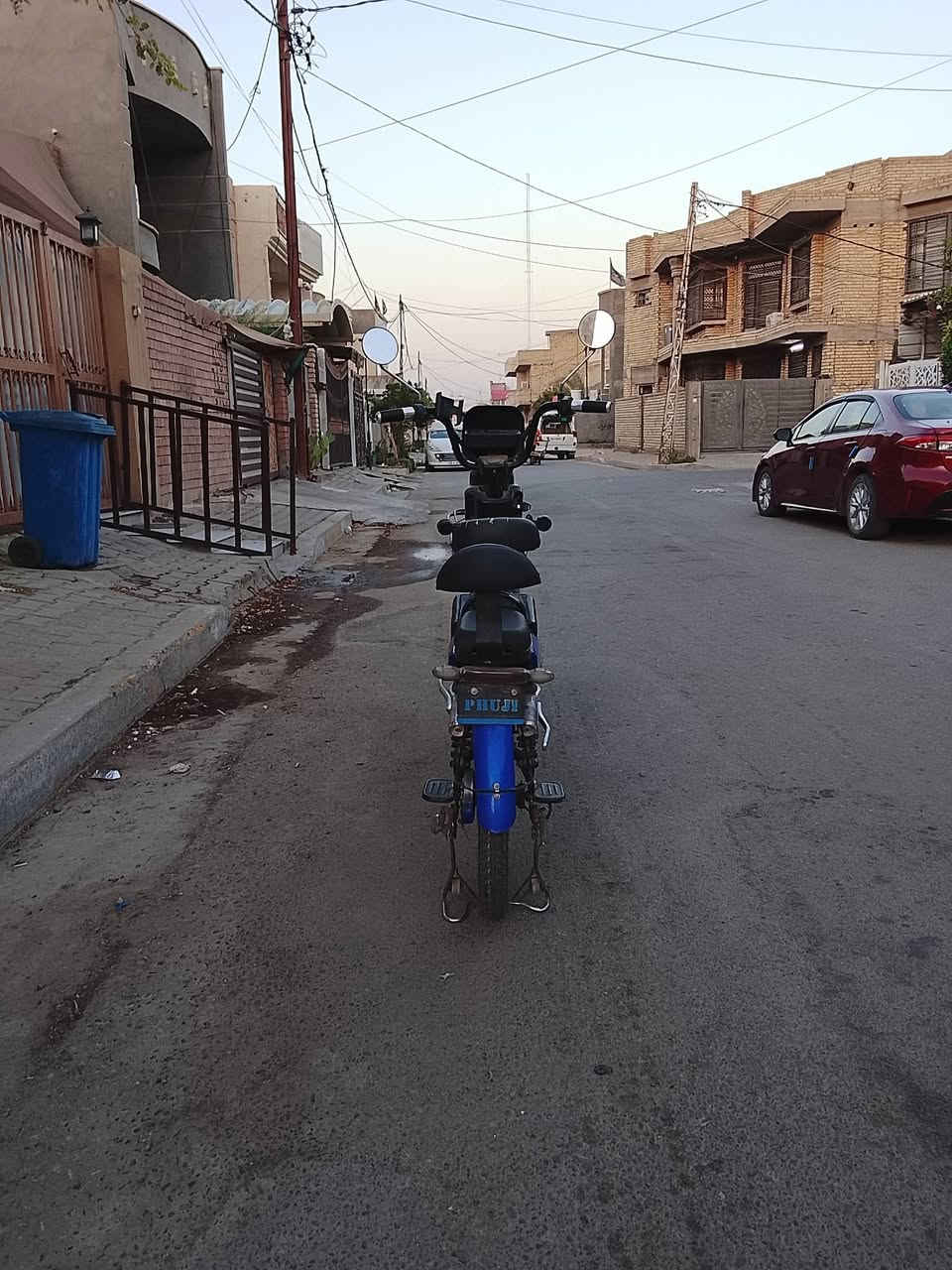 الدراجة فوجي المواصفات بصمة نسختين وسويج نسختين السعر 300 الف وبيهة مجال للاستفسار الاتصال على هذا الرقم ***********
