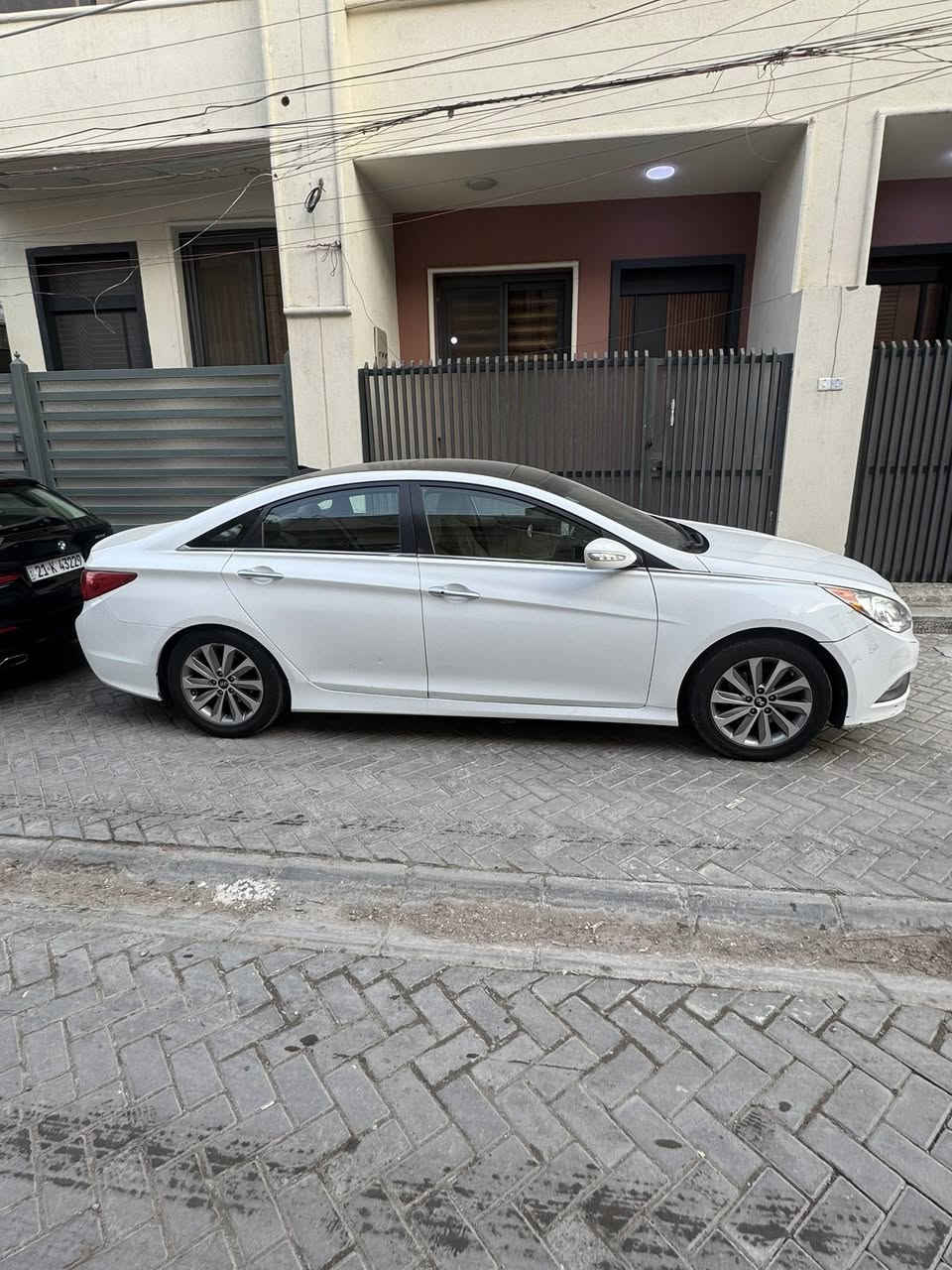 السلام عليكم سوناتا 2014 فووول موصفات ماشي 69 الف مايل موصفات بانوراما كشن تبريد تدفئه وبصمه لايتات زنون شاشا جبيره وسستم صوت لونها صدفي حادث السياره جانبي بابتين صفحت السكن ومباوك ويا الجملغات لن لونها صدفي بدون ايرباك السياره جديده جدا وستخدام قليل السعر 125 ورقه مكانها بغداد زيونه الاتصال ‭0777 514 4048‬
