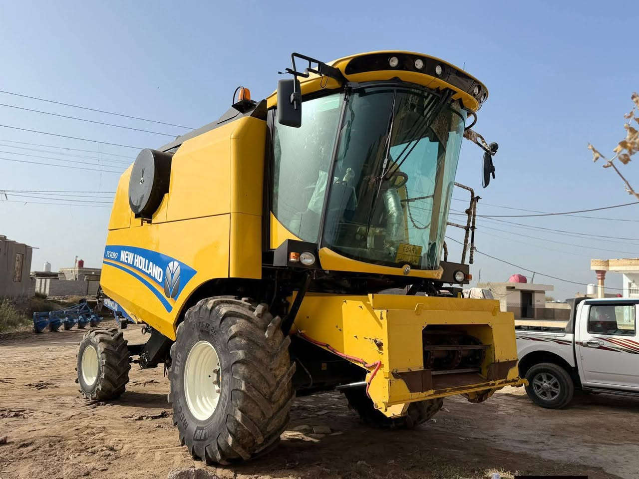 للبيع حاصدة زراعية 🌾
حالة كلش نظيفة وما بيها أي ملاحظة

النوع: (NewHollandت-نيو هولند) 
الموديل: (2023)
الحاصدة مكفوله كفاله عامه ع وضع الشركه 
كير +مكينه كفاله ع وضع الشركه 
بدون لحيم 4بلم بم ونوزل تك درام شبح هيدرو 
كلها ع وضع الشركه مابيهه اي نقص 
الموقع: (الناصريه قضاء الشطره )
السعر:  خاص او الاتصال ع الارقام التالية 
 ***********.   ***********)
