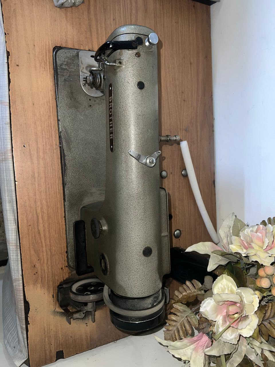 مكينة للبيع
مكينة صناعي برذر ياباني اصلي مخزن 

نضيفة جداً جداً استعمال بيت (اهل قبل)

موقعها بغداد - المنصور

السعر ٢٥٠ الف دينار عراقي وبيها مجال

الشراي فقط يتواصل ***********
