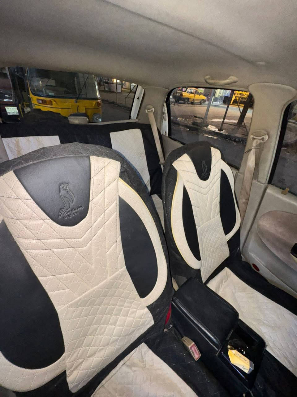 السلام عليكم

سيارة QQ
موديل 2012
السيارة كير اوتو
***********
السعر 25ورقة وقابل للتفاوض
