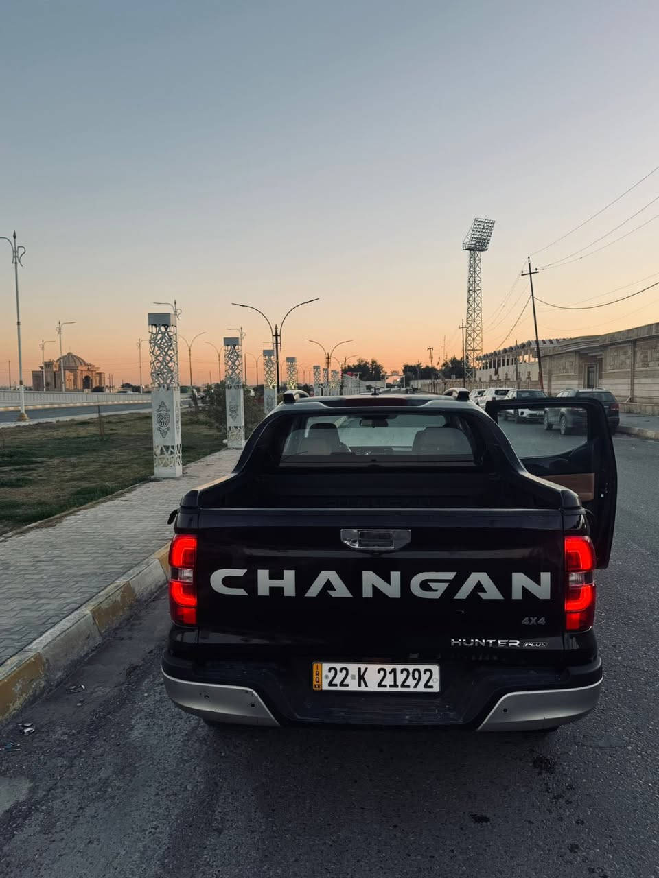 سلام عليكم ورحمة الله وبركاتة

هانتر بيك اب طراز 2025 ...
محرك 2000 توربو +قوة الحصان 233HP+العزم 390+حجم خزان الوقود80L+ناقل حركة 8AT ثمان سرعات +وضعيات القيادة سبورت ، نورمال ،ايكو+نظام دفع العجلات 4wd,2wd,Auto+حجم العجلات 18R
المواصفات 
شاشه 10انج+انعكاس هاتف+مقاعد تحكم كهربائي +تبريد مقاعد +تبريد قطعتين +تشغيل عن بعد +فول تحكمات مقود  +تحكمات مري +مانع انزلاق 
السياره حداديه فول
السياره عليه ضمان صيانه لمدة خمس سنوات
شرط التحويل 
سعر 240$ بيه مجال 
للاستفسار :هـ : *********** عمر
