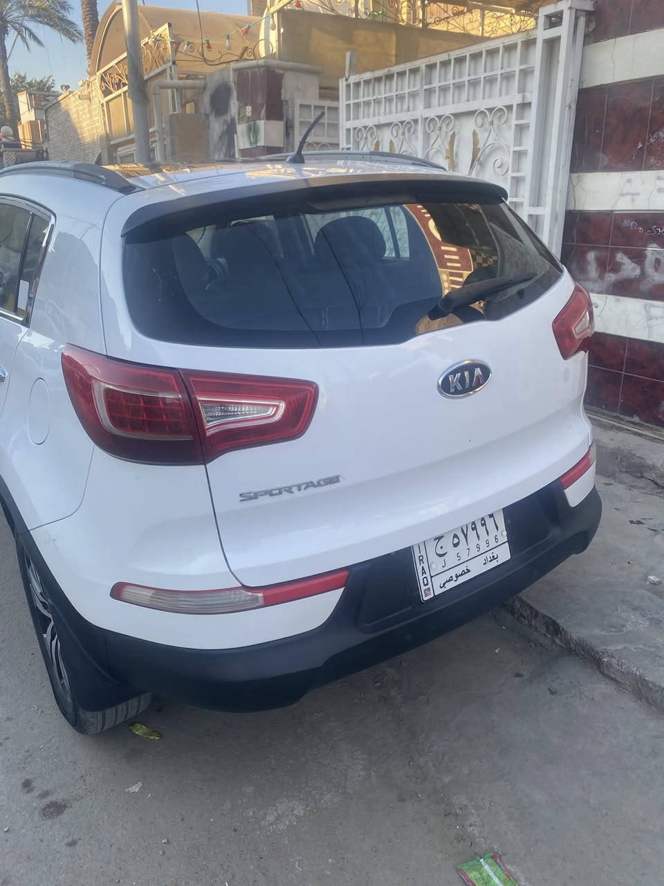 السلام عليكم ورحمة الله وبركاته 
كيا سبورتج موديل 2012 خليجي بيها باب صبغ اللي خلف الصدر 
بانوراما مري شفط كشنات مخمل 
السعر 130 بيها مجال قليل 
المكان بغداد الحبيبية
***********
