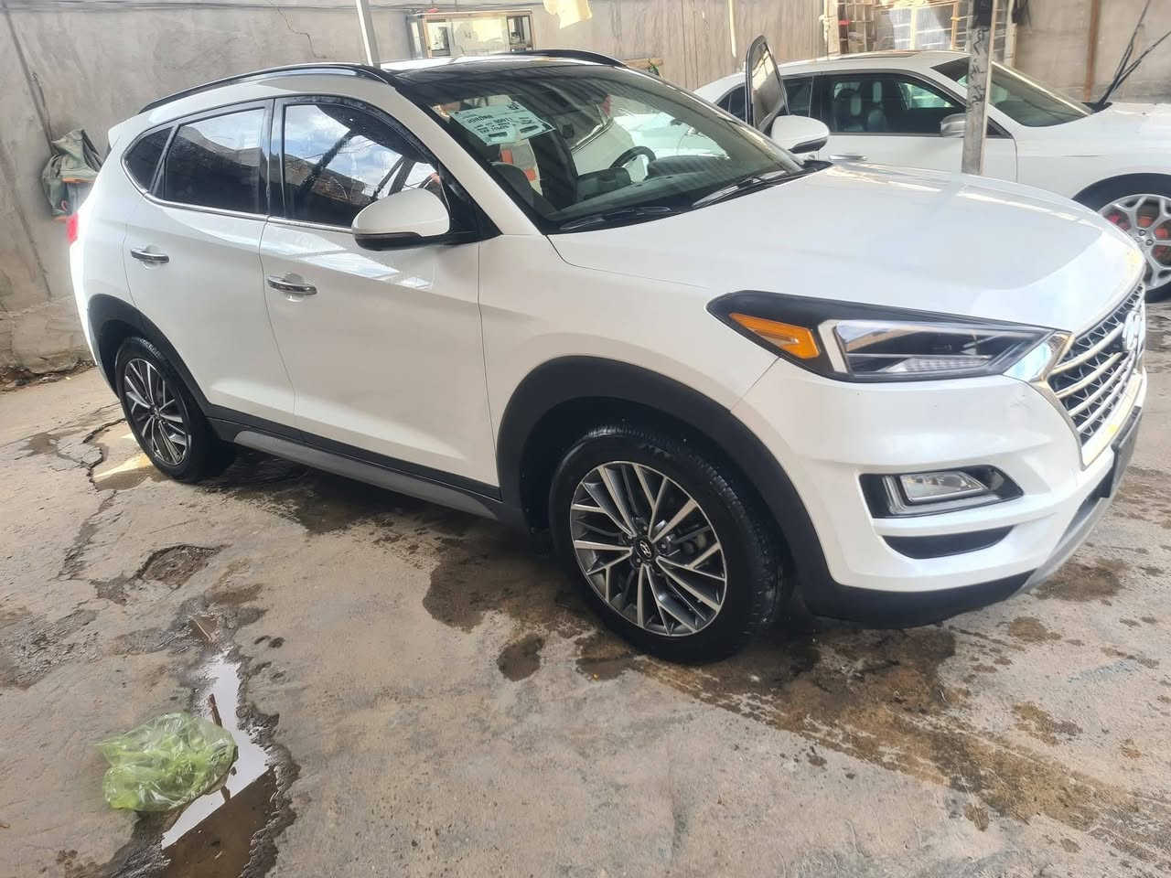 السلام عليكم ورمضان مبارك عليكم من رخصة الأدمن المحترم 
سياره توسان للبيع (بدون لوحات)
موديل ٢١ فول الفول أمريكي 
مواصفاتها
١.بانوراما
٢.بصمة ابواب وتشغيل
٣.لايت زنون عدسات عدد5 والبك لايت لد ايضاً
٤. كشن تبريد تدفئه وكهرباء سائق +الصدر
٥.شاحن واير ليس
٦.جنطه كهرباء 
٧.اشاير مري
٨. شاشه كبيره بلاد 
٩.4 كامرات 360درجه امامي وخلفي وجانبي
١٠.رادارات جانبيه واماميه مانع اصطدام
١١.فور ويل H TRACوتحديد مسار
١٢ سايد بريك بصمه وتوقف اوتو هولد في الازدحامات
١٣.محرك 2400
١٤. كشنات جلد اصلي والكشن الخلفي هيتر 
ملاحظه السياره حادثها سرقة او تخريب بدون ايرباك ماشيه 44 فقط بدون لوحات تترقم اي محافظه تحب اصوليه بدون اي نقص السعر ١٨٥ وبيها مجال بسيط للطيبين،مكاني بابل  هذا رقمي***********
