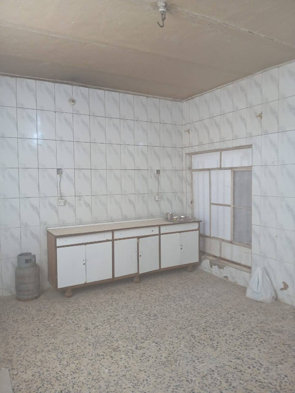 دار للبيع طابو صرف ٩٩ متر على شارع ٢٠ متر يحتوي غرفتين ومطبخ وصحيات موقع مميز واجهه ٩ متر نزال ١١ متر في حي المعملجي
السعر المطلوب ٢٣٥ مليون للتواصل ***********
