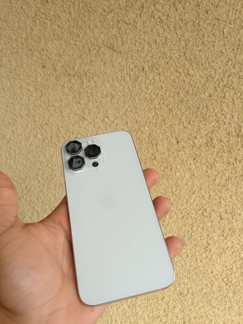 15 برو ماكس
بطاريه89
ذاكره 256 
نضافه 100/100
رقم ***********
