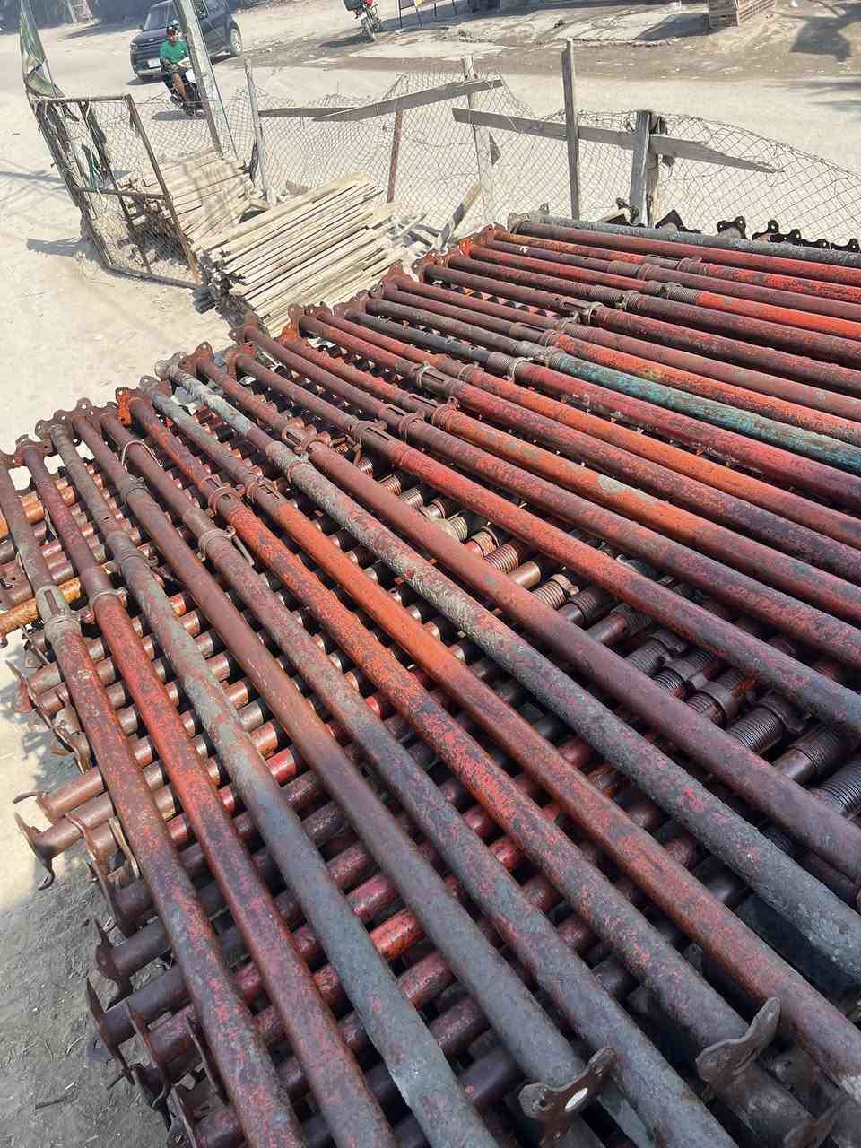 السلام عليكم جكات للبيع عجمان الإماراتي الأصلي نضيف مثل ما واضح بالصوره نسق واحد كلهن العدد(1638) +حاضن تركي العدد (363) العنوان حله ‭0780 136 6181‬
