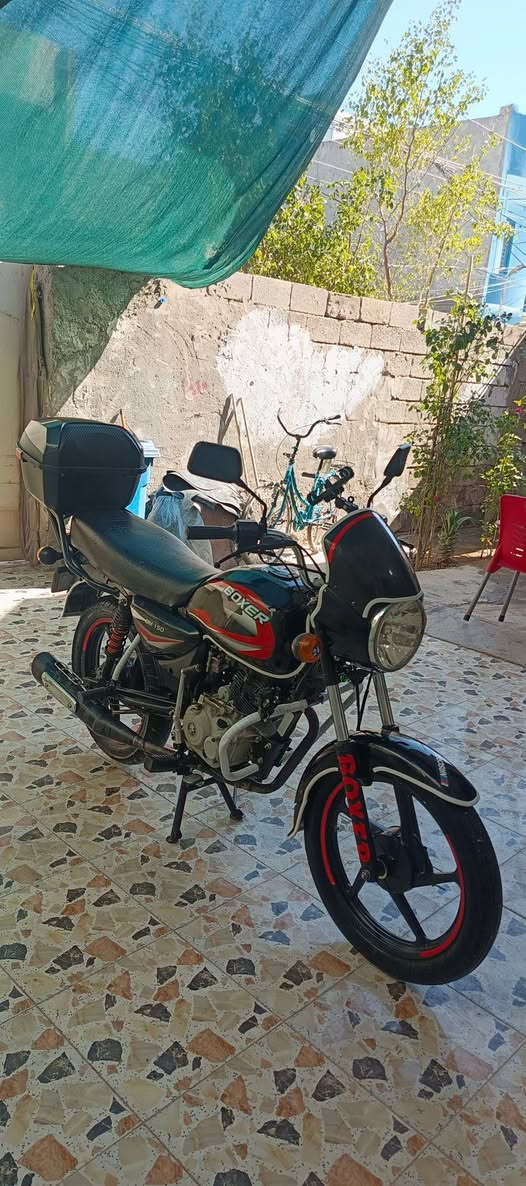 بوكسر 23 للبيع رقم وسنوية تحويل ثاني يوم سعر مليونين وبيه مجال للشراي مكاني بعقوبة كاطون الرحمة خاص او اتصل *********** 
ملاحظة مستعجل ع بيعته محتاج فلوس
