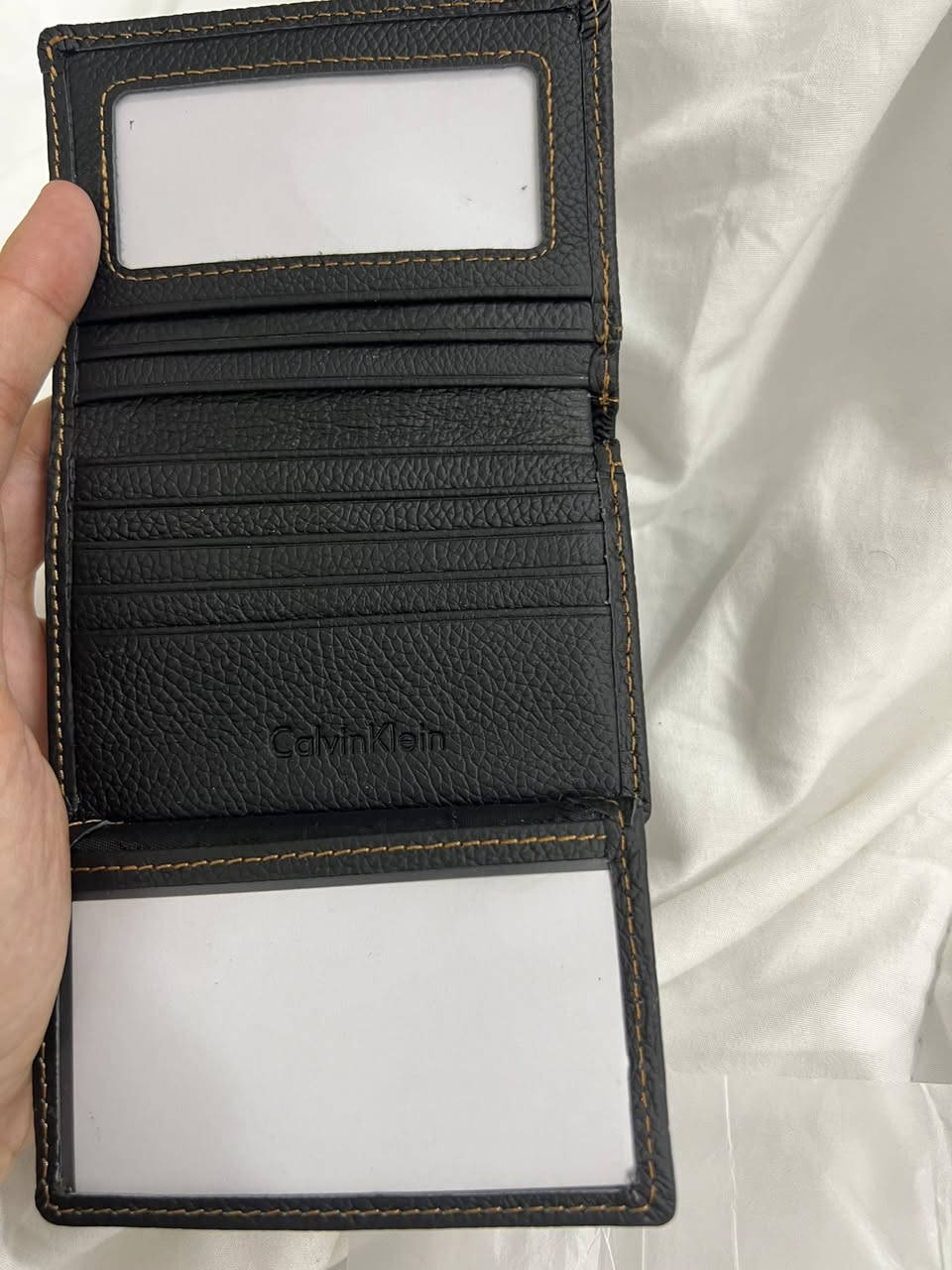 محفظة جلد ماركة كالفن كلاين الغنية عن التعريف  جلد طبيعي


**إذا كنت صاحب هذا الإعلان وتريد حذفه لأي سبب، رجاءا أرسل رسالة إلى الدعم الفني**