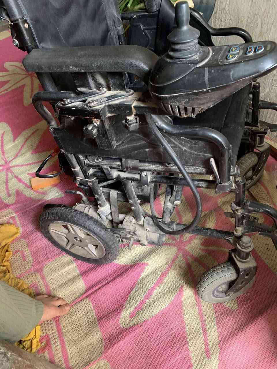 كرسي كهربائي للبيع السبب مكان بلبيت ماعندي السعر ٣٠٠ وبي مجال مكاني بغداد الشعب


**إذا كنت صاحب هذا الإعلان وتريد حذفه لأي سبب، رجاءا أرسل رسالة إلى الدعم الفني**